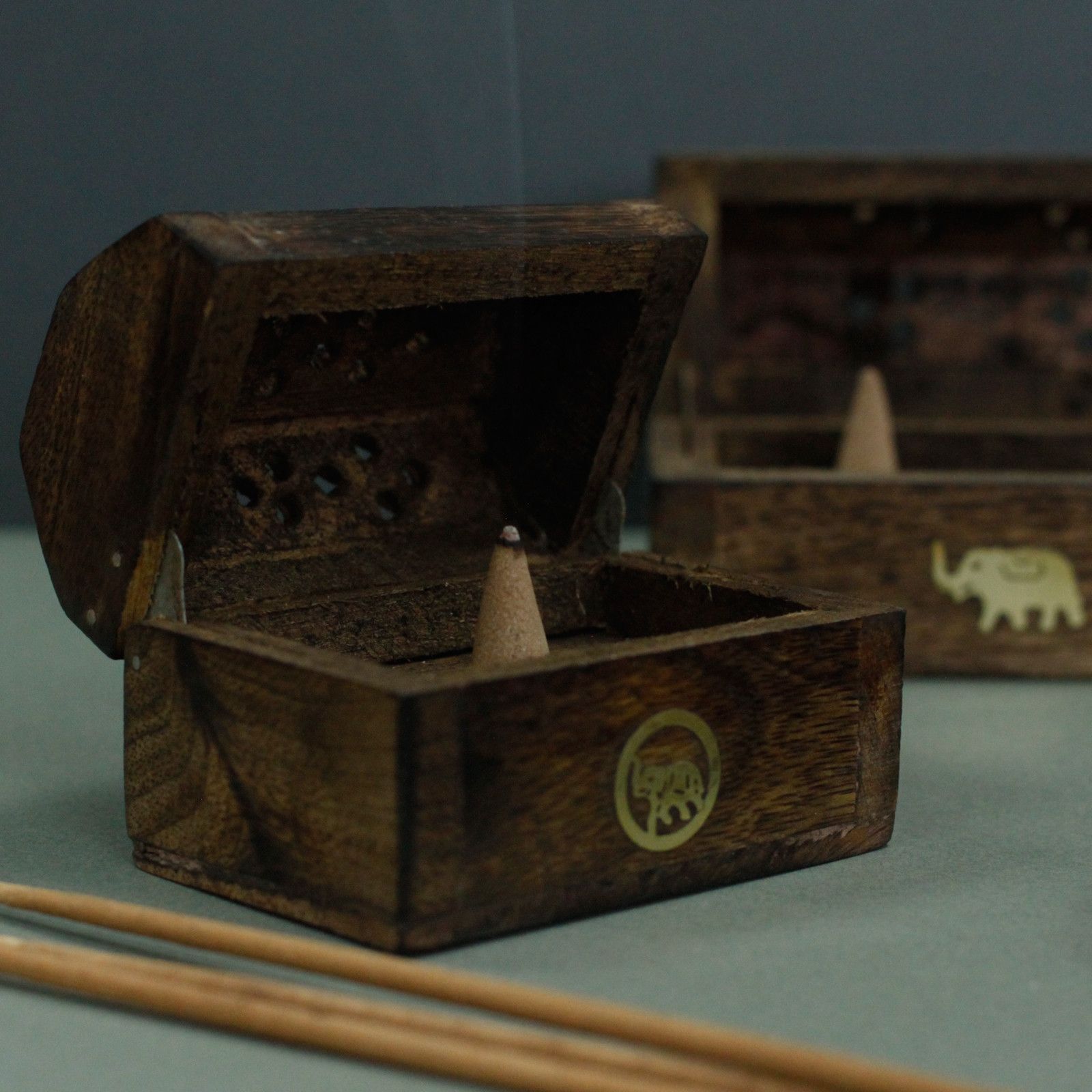 Mini Incense Cone Smoke Box - Mango Wood - Image 4